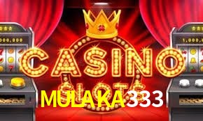 Una escena digital vívida inspirada en casino con MULAKA333 mostrado prominentemente, luces brillantes, fichas, cartas y acentos dorados.